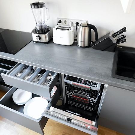 Brand New, Family-Friendly With A Great Location - Moon Apartment 벤츠필스 외부 사진