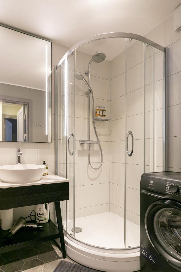 Brand New, Family-Friendly With A Great Location - Moon Apartment 벤츠필스 외부 사진