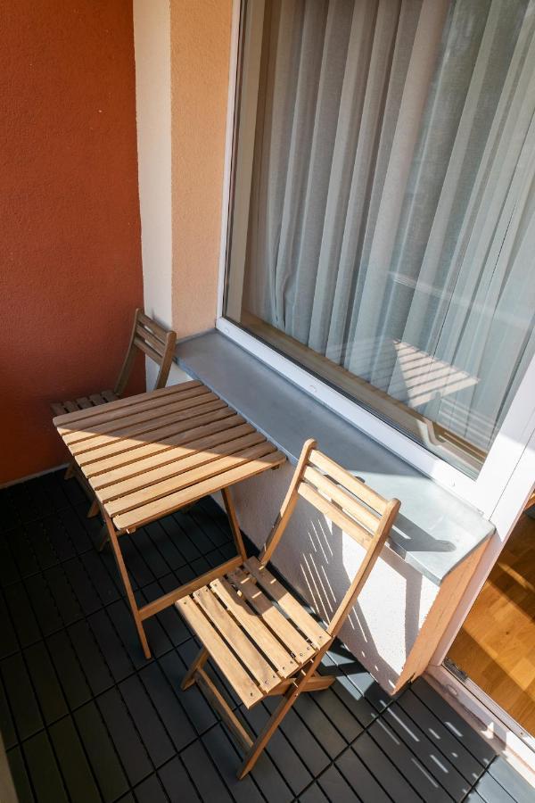 Brand New, Family-Friendly With A Great Location - Moon Apartment 벤츠필스 외부 사진