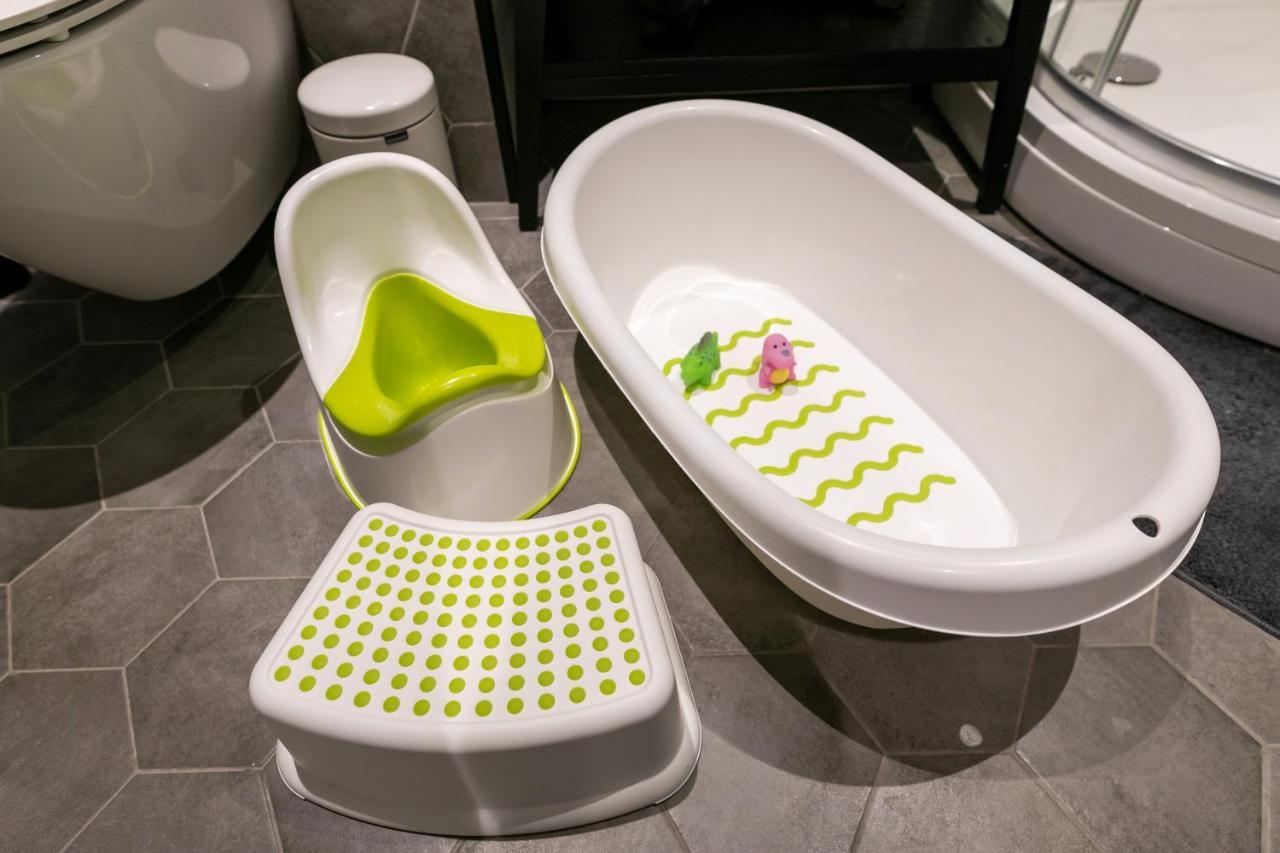 Brand New, Family-Friendly With A Great Location - Moon Apartment 벤츠필스 외부 사진